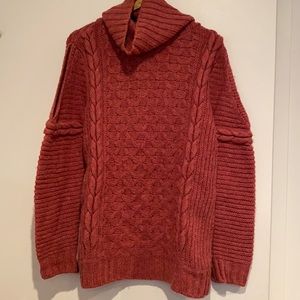 Cable Knit Rose Oversized Shoulder slit cardigan